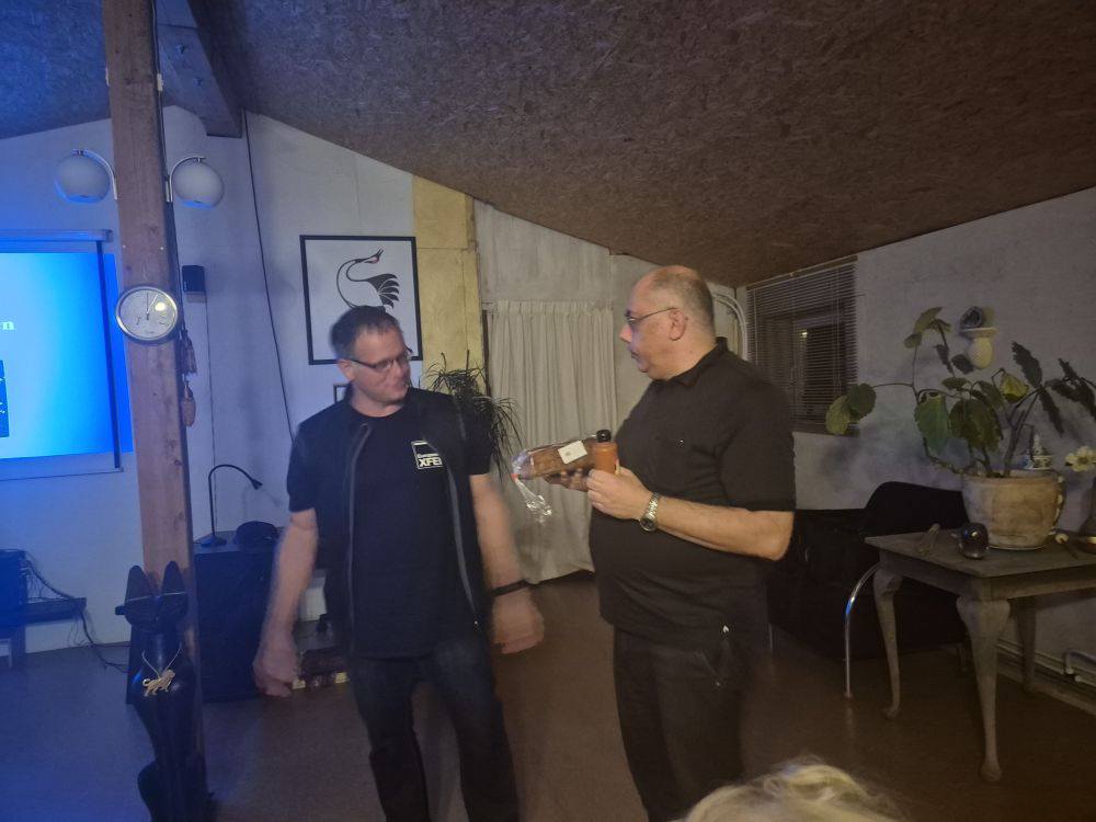 20250920_214337_resized