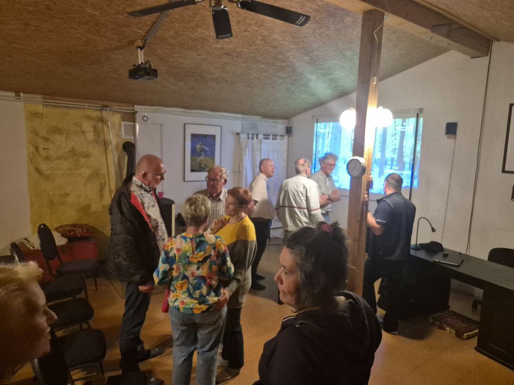 20250920_215201_resized