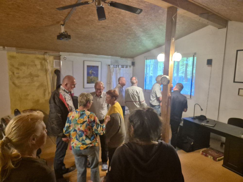 20250920_215202_resized