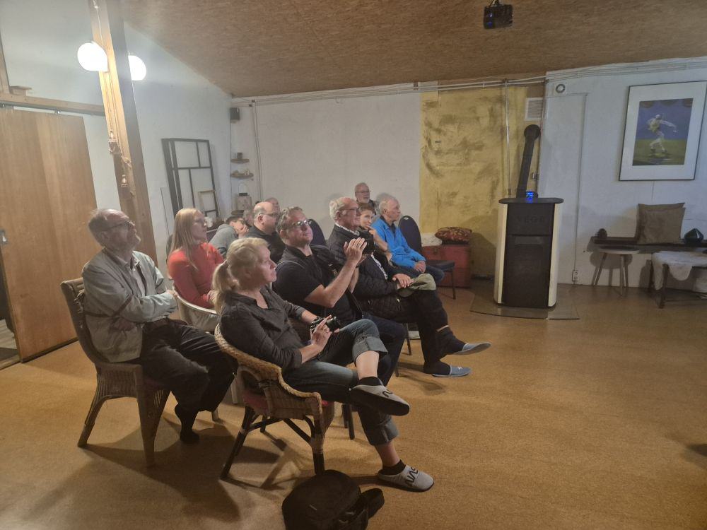 20250920_221207_resized