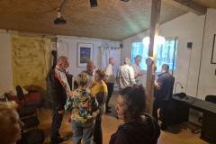 20250920_215201_resized